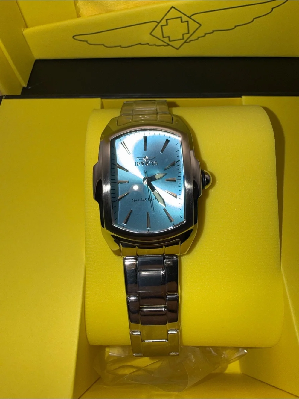 Invicta Lupah Lady Model 43557 Ladies Watch 29mm, 100m water resistant